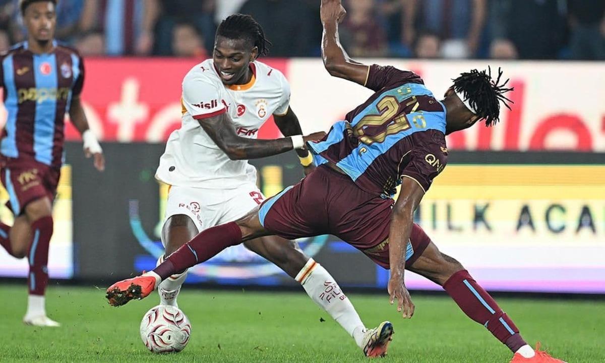 SALAH ŞOV YAPTI! ONANA DUVAR ÖRDÜ... 2