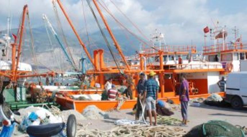 Av yasağı sona erdi tekneler denize a&ccedil;ıldı