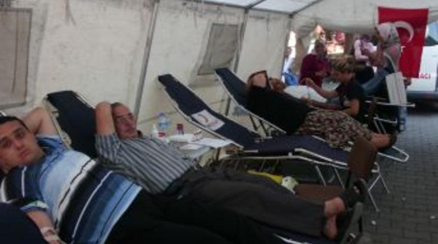 Kanbağışına b&uuml;y&uuml;k ilgi  g&ouml;sterdiler