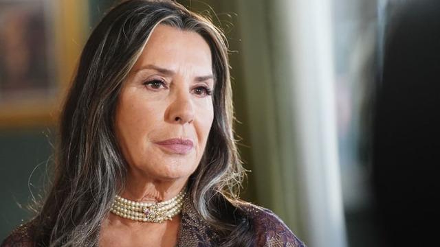 Perihan Savaş'ın oğlu Savaş Zafer ödül töreninde ortaya çıktı! ''Babasının kopyası''