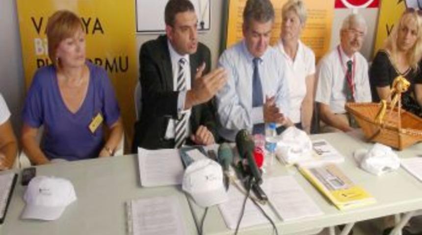 Balyoz sanıklarının eşleri, CHP'nin deteğini istedi