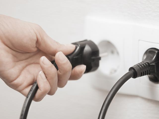 Elektrik faturanızı d&uuml;ş&uuml;recek y&ouml;ntem! Bu &uuml;&ccedil; cihazın fişini &ccedil;ekin