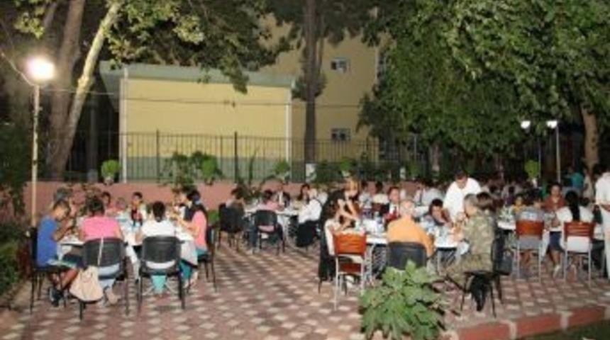 Ramazan ayında kimsesiz &ccedil;ocuklar unutulmadı