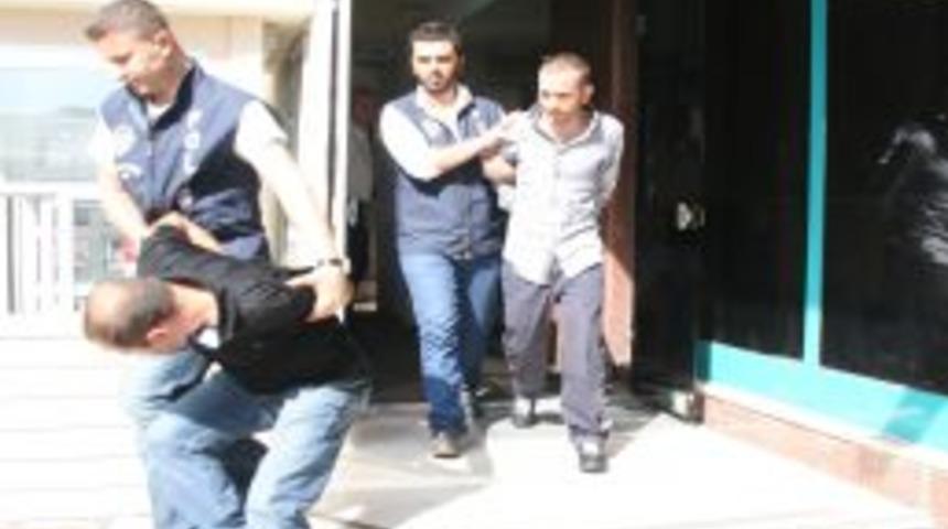 Anlaştıkları eşcinsel hemşehrileri &ccedil;ıkınca bı&ccedil;aklamışlar