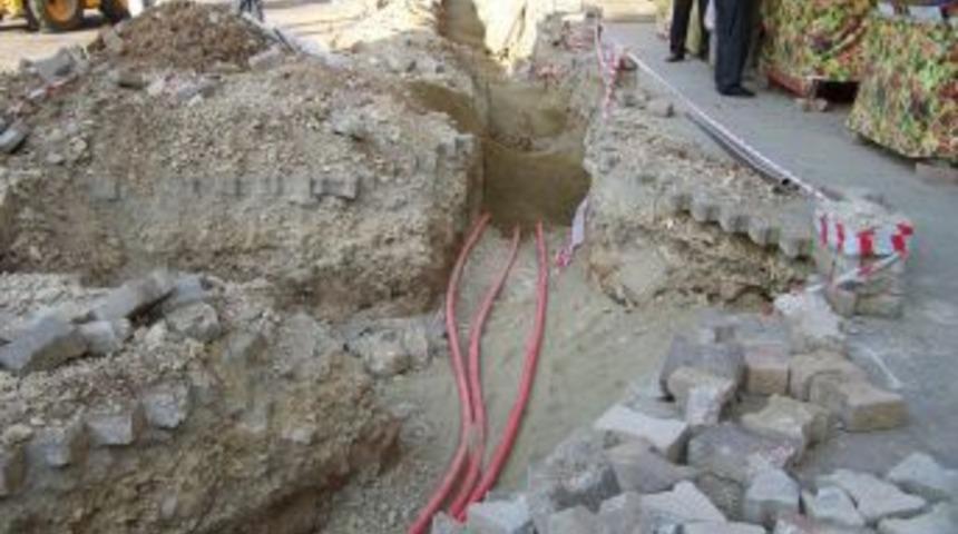 Nallıhan&rsquo;da y&uuml;ksek gerilim hatları yeraltına iniyor