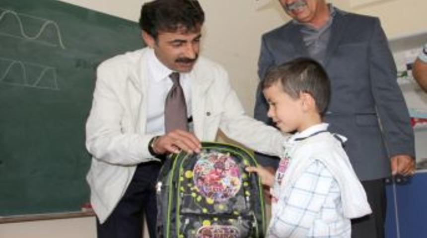 Başkan S&uuml;sl&uuml;'den eğitim desteği