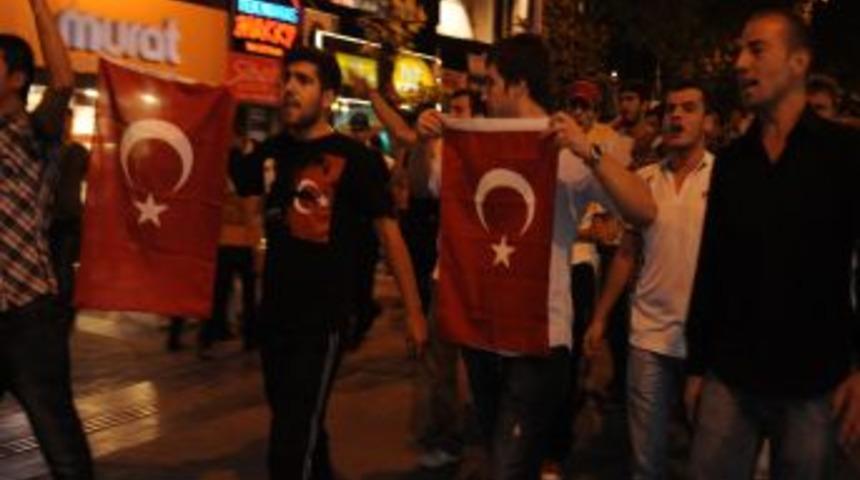 Sakarya'da ter&ouml;re tepki y&uuml;r&uuml;y&uuml;ş&uuml; yapıldı