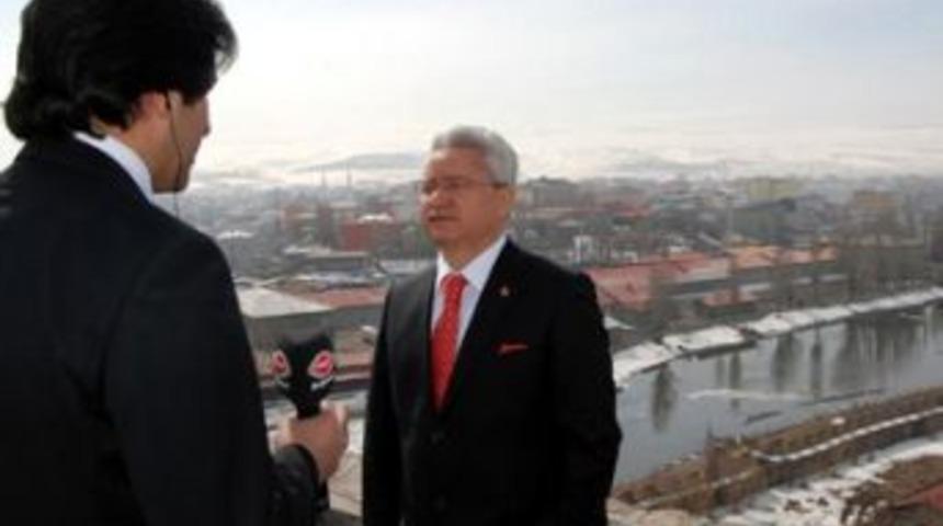 Vali Tekmen; Kente televizyon kanalı şart