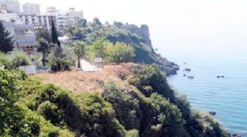 Konserve Koyu'nda tehlike &ccedil;anları &ccedil;alıyor