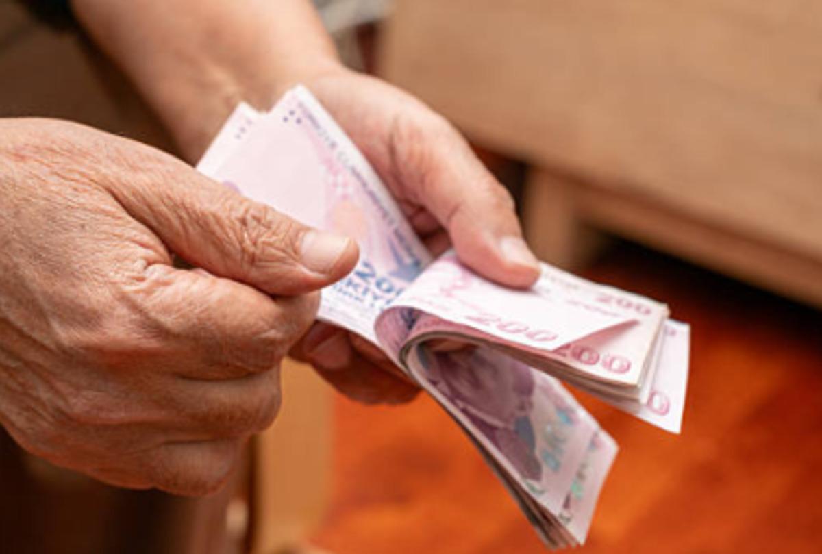 Emekli aylığını y&uuml;kseltmek m&uuml;mk&uuml;n m&uuml;? SGK uzmanı kritik detayı a&ccedil;ıkladı 1