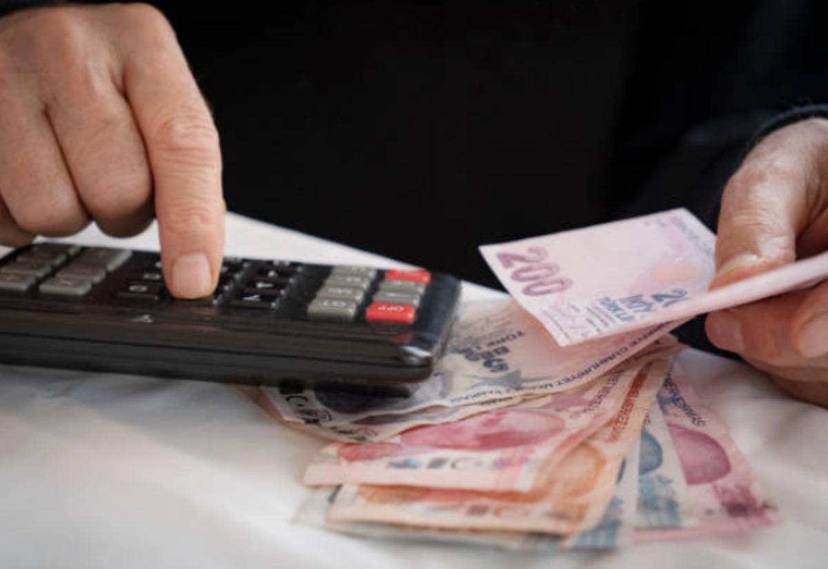 Emekli ve memurun g&ouml;z&uuml; maaş zammında: Uzman isim masadaki form&uuml;lleri a&ccedil;ıkladı 1