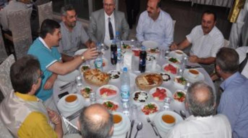 Edirne M&uuml;ft&uuml;l&uuml;ğ&uuml;'n&uuml;n 'Komşuluk ve İyilik' iftarı
