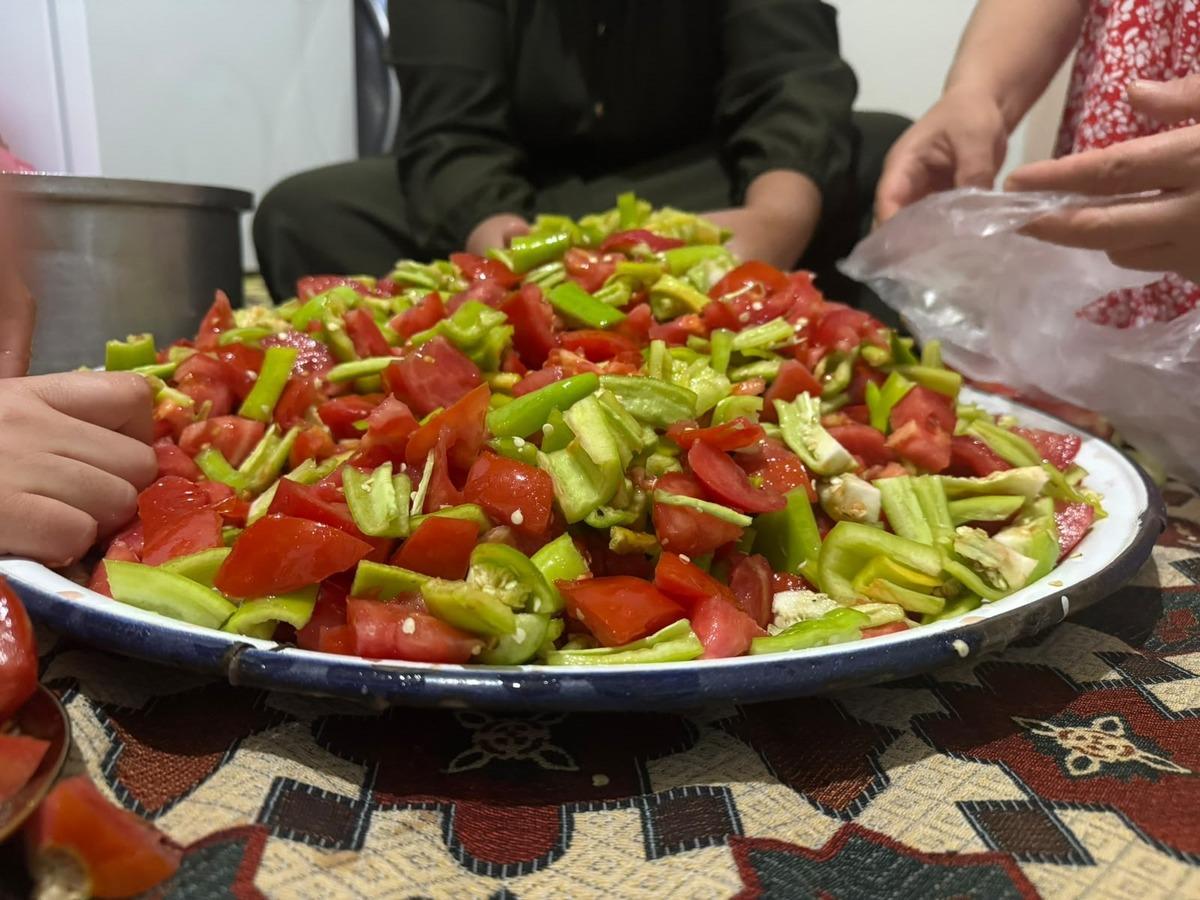 Kışlık hazırlıklar başladı! Yaz sebzelerini böyle hazırlayıp aylarca saklıyorlar 1