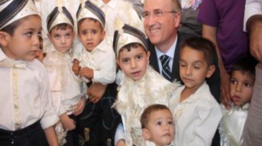 Polis amcaları kirveleri oldu