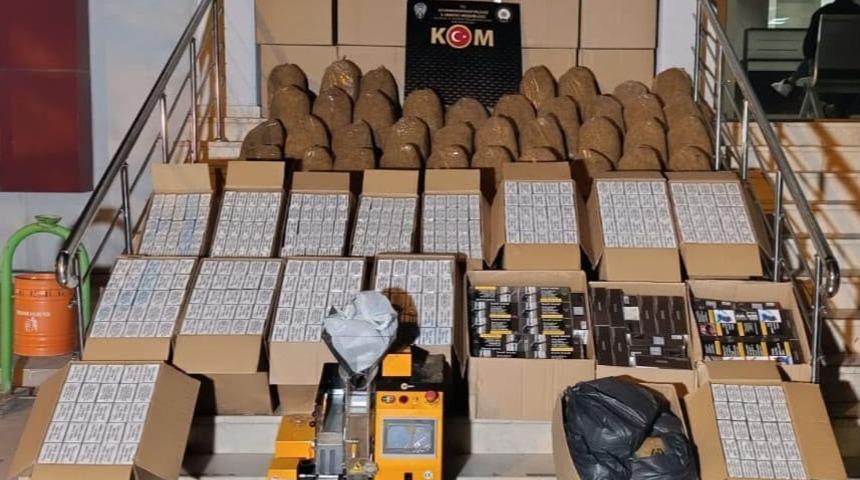 Ka&ccedil;ak t&uuml;t&uuml;n ve makaron operasyonunda 3 ş&uuml;pheli yakalandı