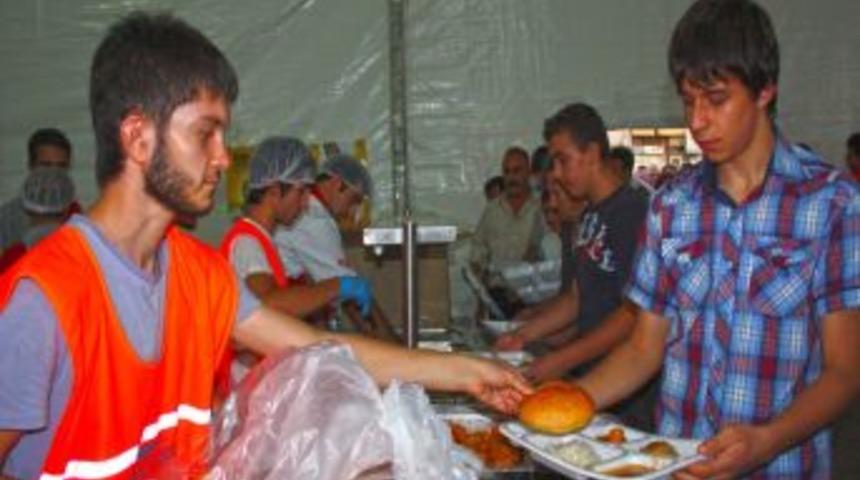 İnşaat 16 Grubu&rsquo;ndan, Kimse Yok mu &ccedil;adırında iftar