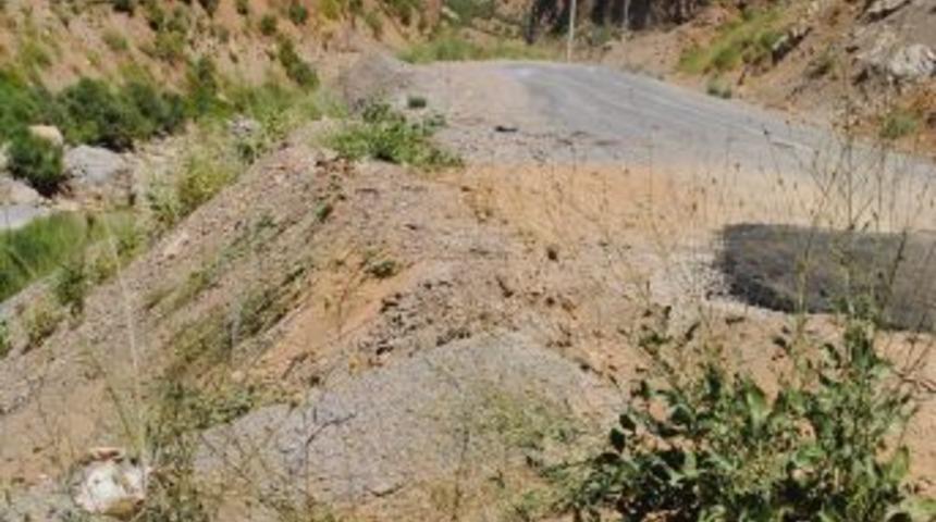 Hakkari Valiliği: 8 şehit verildi, 1'i korucu 14 askerin yaralandı