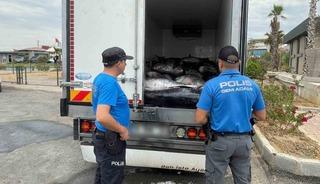 İzmir&rsquo;de ka&ccedil;ak avlanan 3 ton mavi y&uuml;zge&ccedil;li orkinos ele ge&ccedil;irildi