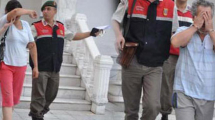 Sevgilisinin tecavüzünü çekti