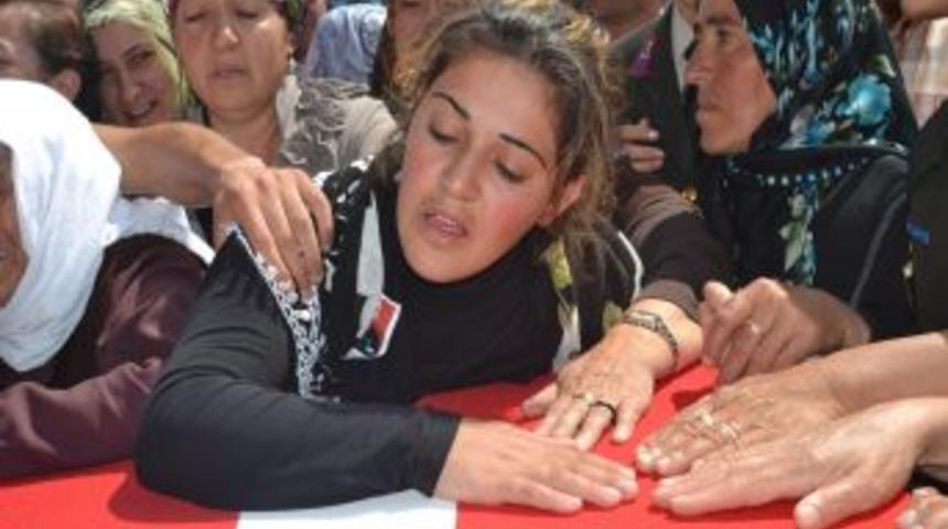 Ardahan şehidini uğurladı