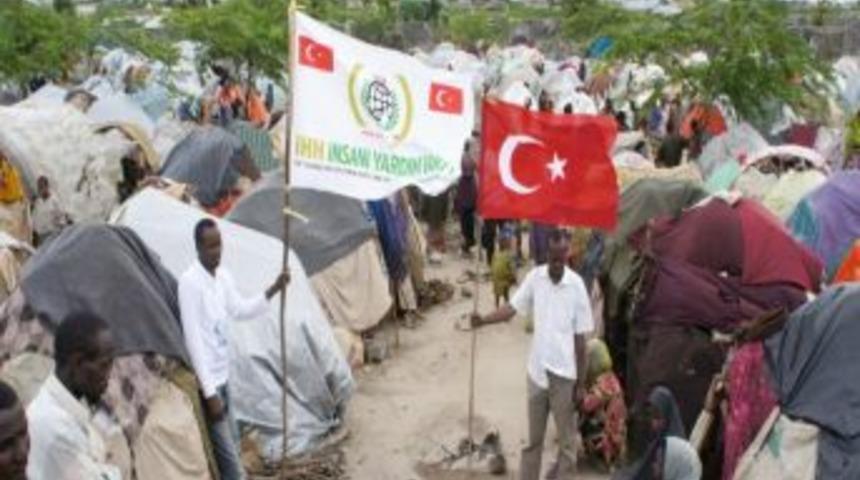 İHH&rsquo;nın Afrika'ya yardımları s&uuml;r&uuml;yor
