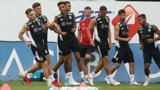 Son dakika: G.Saray ve Beşiktaş'ta oynamıştı! Yıldız isim geri d&ouml;n&uuml;yor