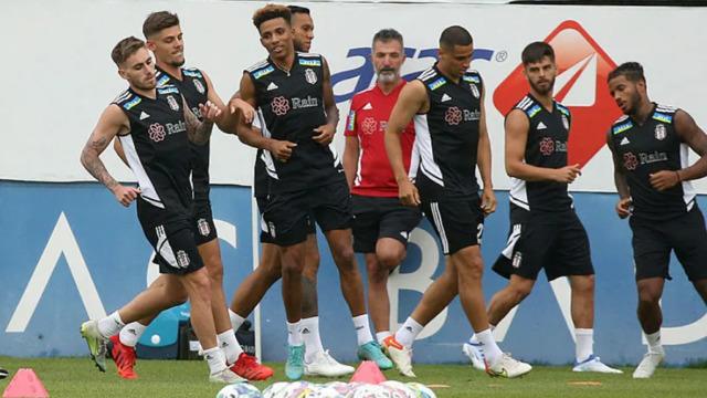 Galatasaray ve Beşiktaş'ta oynamıştı! Yıldız isim geri dönüyor