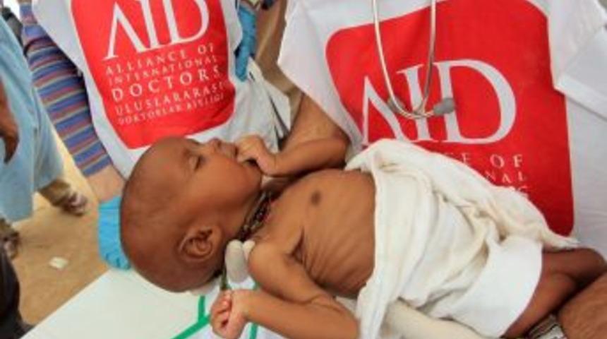 M&uuml;lteci kampı &ccedil;evresi &ccedil;ocuk mezarlarıyla doldu