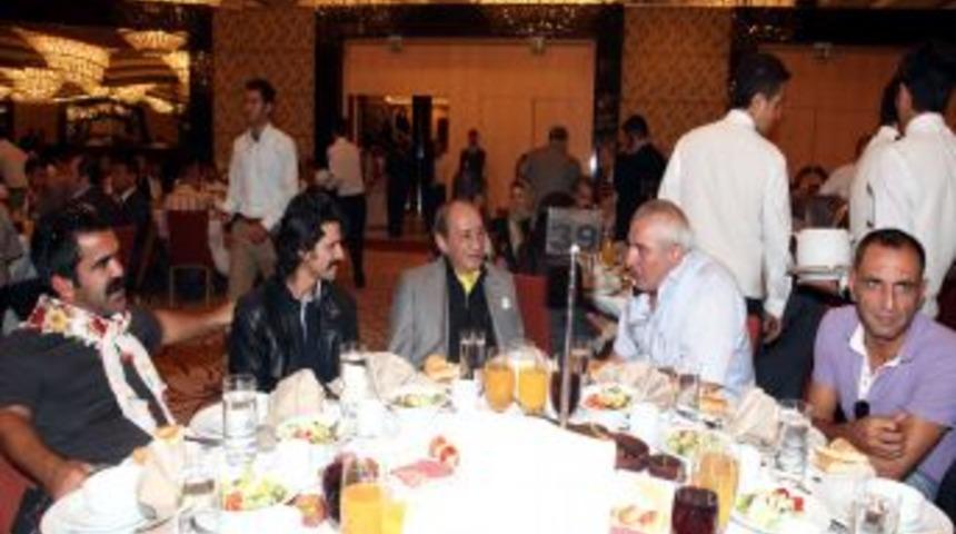 Gazeteciler ve Yazarlar Vakfı iftarı