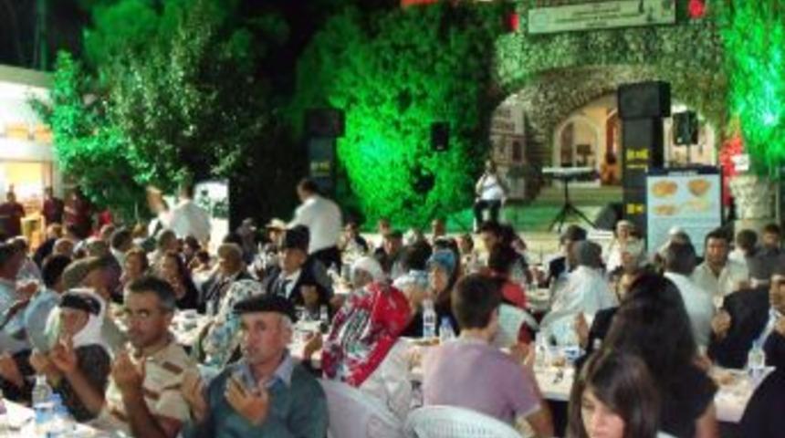 Şehit aileleri ve gaziler iftar yemeğinde buluştu