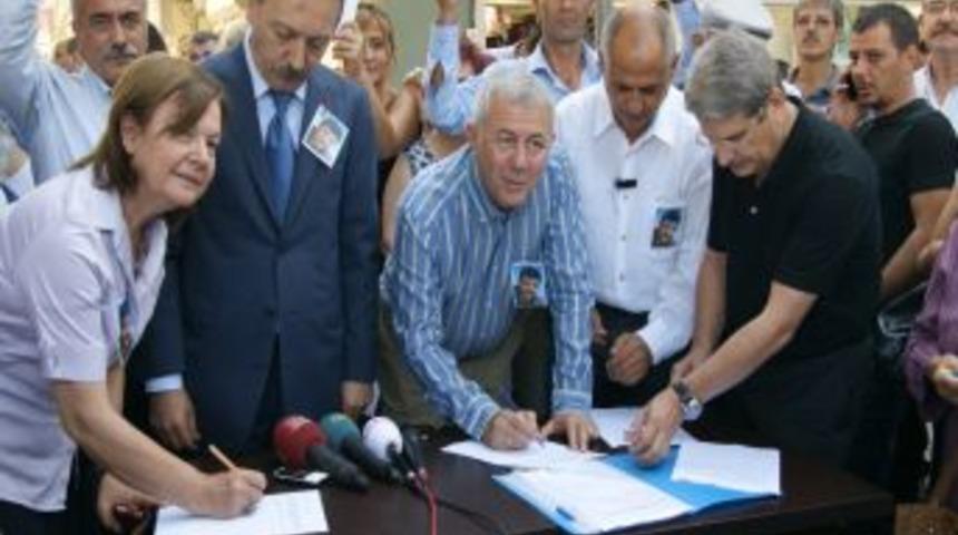 CHP, Balbay ve Haberal i&ccedil;in Zonguldak ve İzmir'de imza kampanyası başlattı