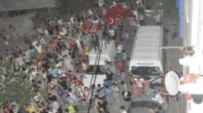 Bağcılar&rsquo;da ter&ouml;re lanet y&uuml;r&uuml;y&uuml;ş&uuml;