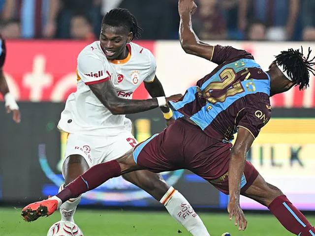 Galatasaraylı Leoa i&ccedil;in olay s&ouml;zler! "Tatilde gibi! Son fırsatı..."