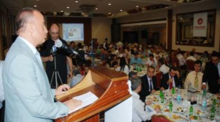 Kamerun'a sağlık &ccedil;ıkarması yapan hekimler iftarda buluştu