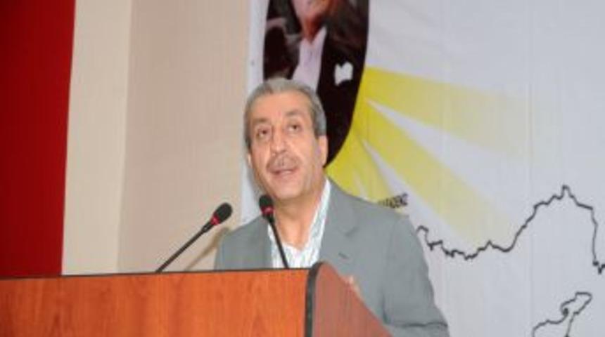 Bakan Eker: İmajımızı kirletenlere bakmayın, onlara inat sevgiyi b&uuml;y&uuml;teceğiz