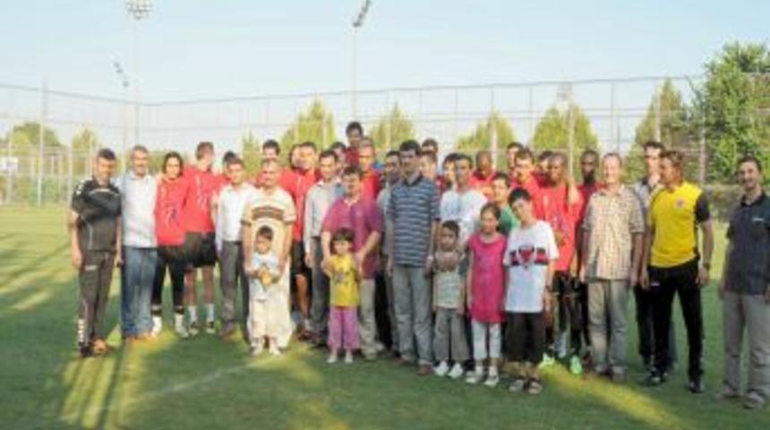 Yıldırımhan&rsquo;dan Mersin İdmanyurdu futbolcularına moral ziyareti