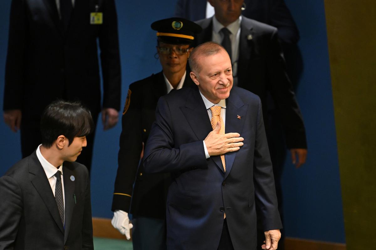 Erdoğan BM kürsüsünde şiir okudu! İran heyeti ayakta alkışladı, İsrailliler salonu terk etti 2