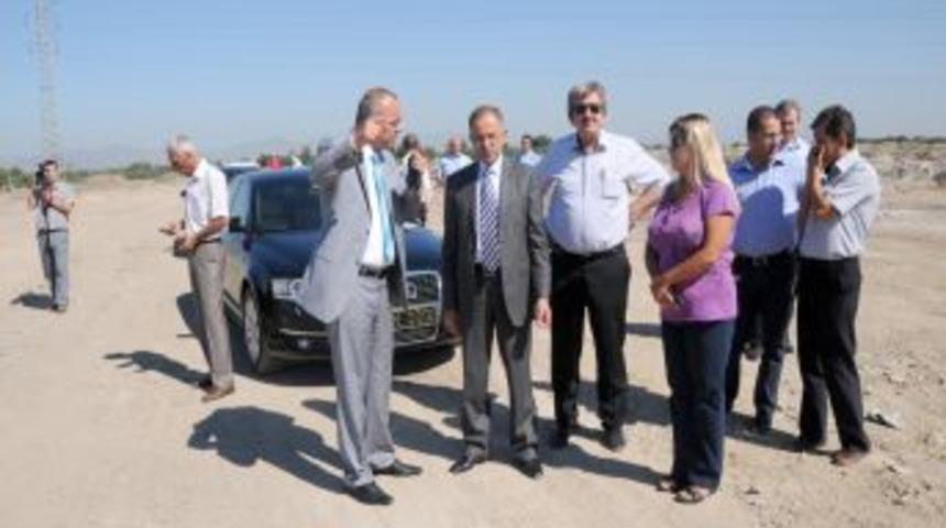 Yeni otogarın yapılacağı alanda zemin d&uuml;zenleme &ccedil;alışması başladı