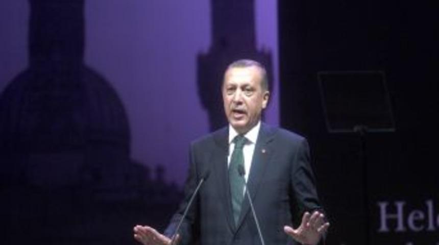 Başbakan Erdoğan&rsquo;dan Sarkozy ve Cameron&rsquo;a 'rol kapma' eleştirisi