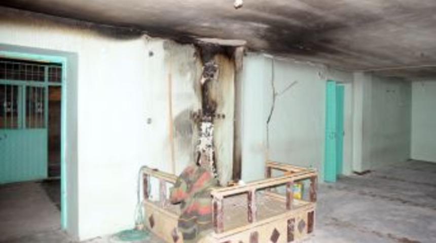 Ergani&rsquo;de 2 g&uuml;nde 4 camiye sabotaj