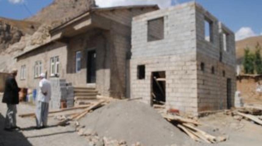 Yenimahalle sakinleri yardım eli bekliyor