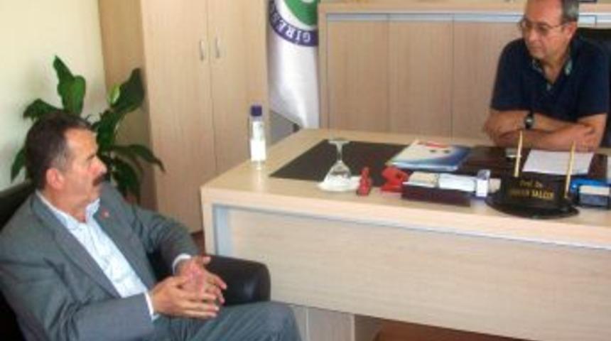 CHP'li Karaahmetoğlu, Tıp Fak&uuml;ltesi Dekanı Yal&ccedil;ın&rsquo;ı ziyaret etti