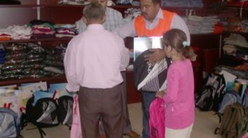 Kimse Yok Mu’dan binlerce çocuğu okul yardımı