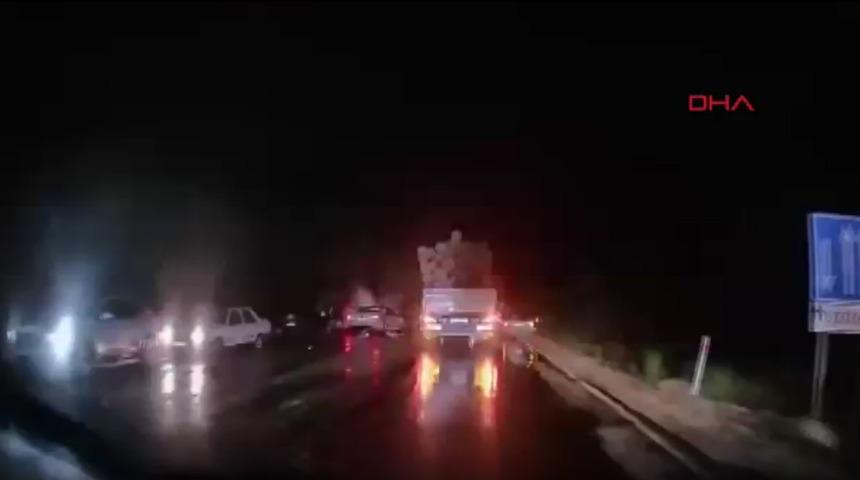 Bursa'da otomobiller &ccedil;arpıştı: 1 &ouml;l&uuml;, 1 ağır yaralı