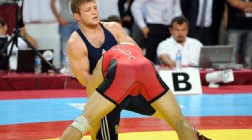 Serbest&ccedil;iler ilk turda 3'te 3 yaptı