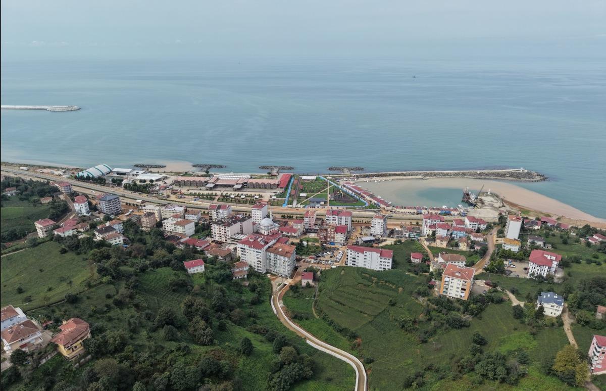 Rize&rsquo;de sel sonrası eğitime ara: 8 eğitim kurumu tatil edildi 1