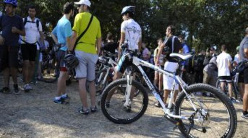 Bisiklet&ccedil;iler, 8 bin 500 yıllık tarihi kente tur d&uuml;zenledi