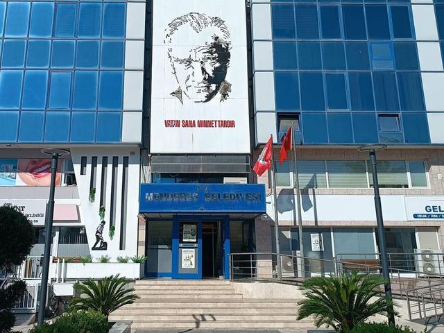 Menderes Belediyesi'ne ikinci dalga operasyon