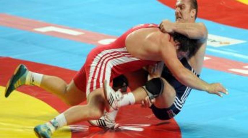 Serbest g&uuml;reşte &Ccedil;akıroğlu ve Demir&ccedil;in de altın şanslarını kaybettiler