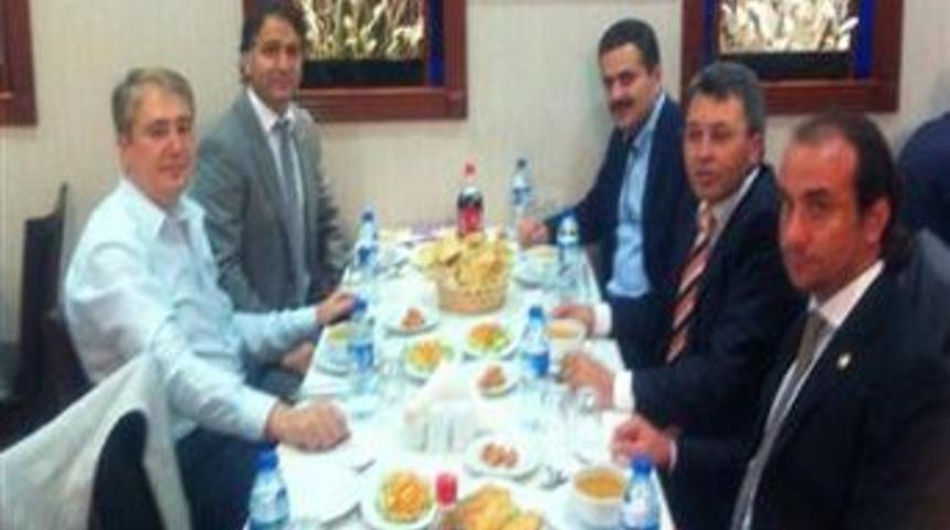 ADD &uuml;yesi vekiller iftarda buluştu